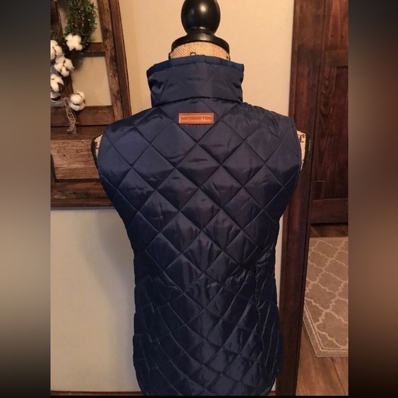 New without tags Southern Tide
Quilted Vest - Blue Night size X-small - Picture 10 of 12
